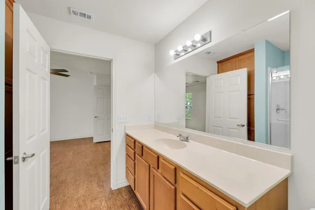 $280,000 | 128 2nd Avenue, Taylor, TX 76574