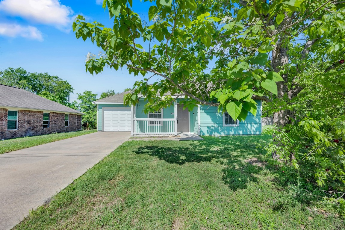 128 2nd Avenue Taylor, TX 76574 - Photo 3 of 27