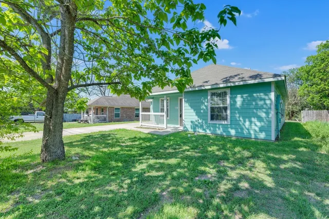 $280,000 | 128 2nd Avenue, Taylor, TX 76574