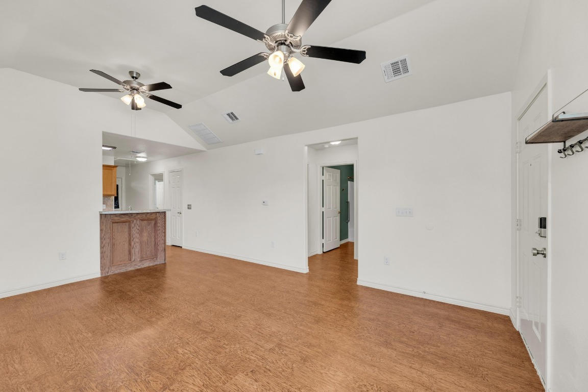 128 2nd Avenue Taylor, TX 76574 - Photo 7 of 27