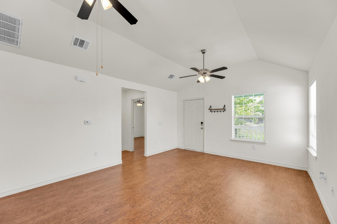 128 2nd Avenue Taylor, TX 76574 - Photo 8 of 27