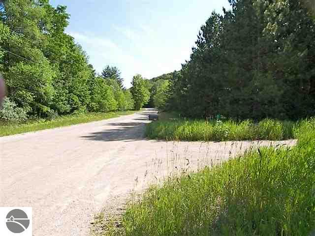 4706 South Wheeler Road Maple City, MI 49664 - Photo 13 of 15 1707120-12.JPG