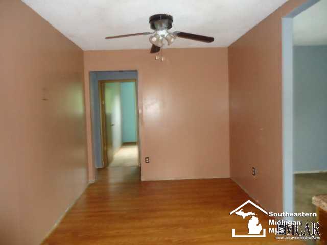 8037 Monroe Road Lambertville, MI 48144 - Photo 5 of 13 Dining area