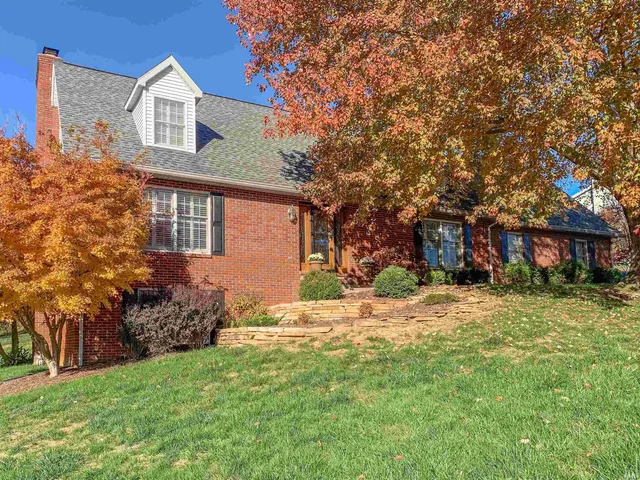 $587,800 | 6299 Pfafflin Lake Boulevard, Newburgh, IN 47630