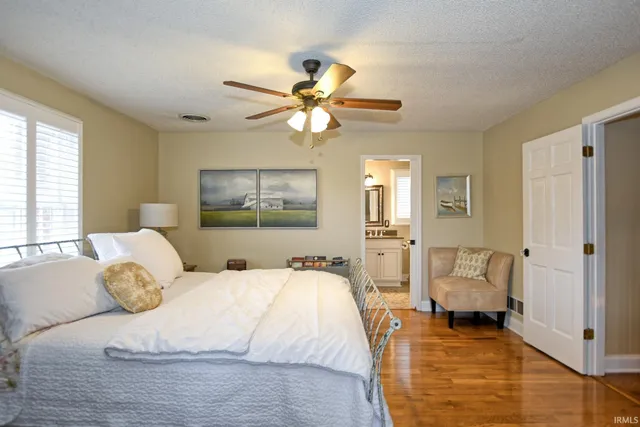 $587,800 | 6299 Pfafflin Lake Boulevard, Newburgh, IN 47630