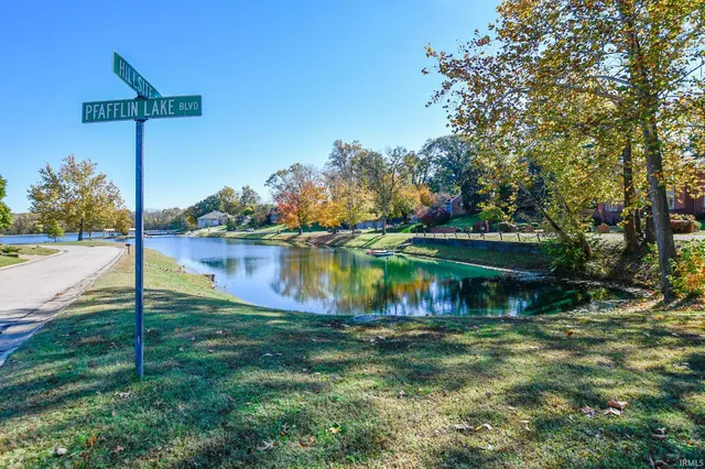 $587,800 | 6299 Pfafflin Lake Boulevard, Newburgh, IN 47630