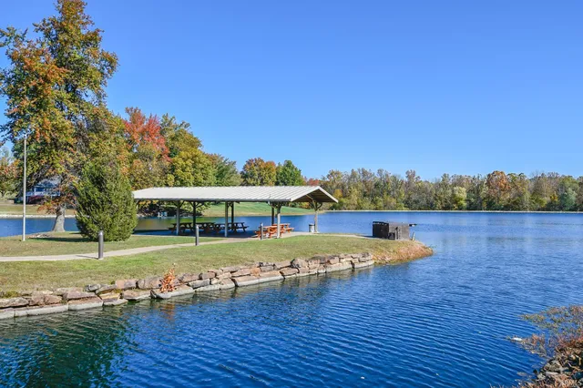 $587,800 | 6299 Pfafflin Lake Boulevard, Newburgh, IN 47630