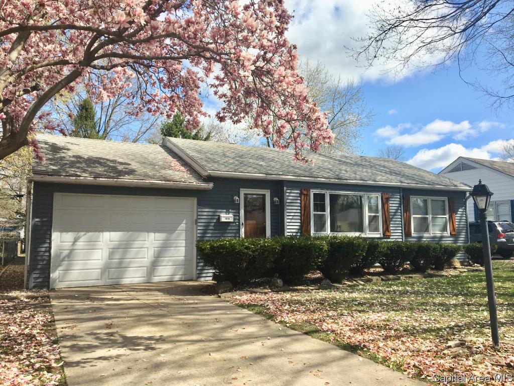 1919 East Hood Street Springfield, IL 62703 - Photo 1 of 20