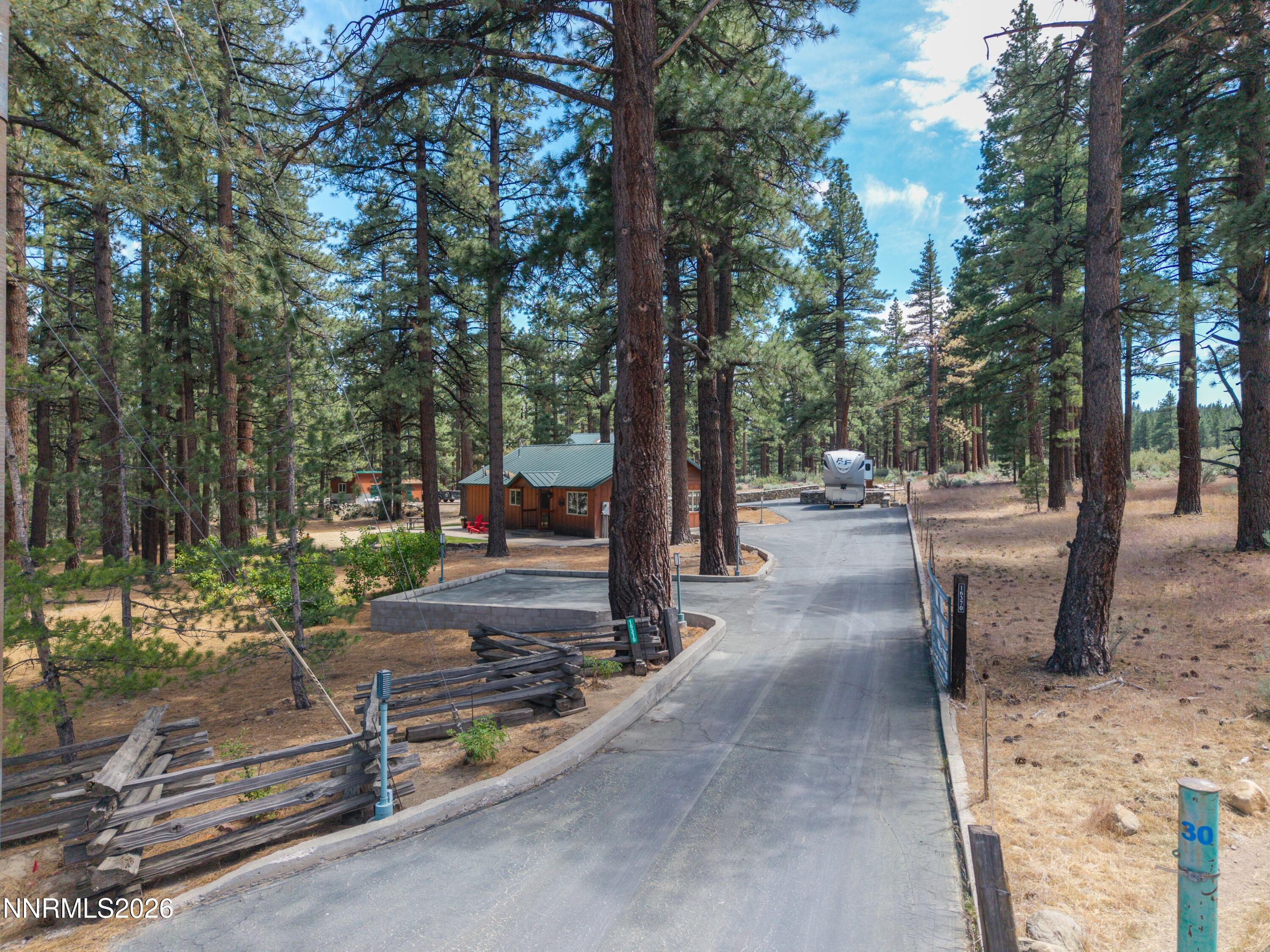 16370 Callahan Road Reno, NV 89511 - Photo 44 of 47 Driveway