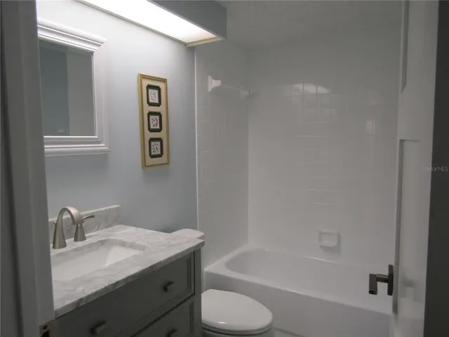 $3,800 | 5136 Harpers Croft, Unit 11, Sarasota, FL 34235