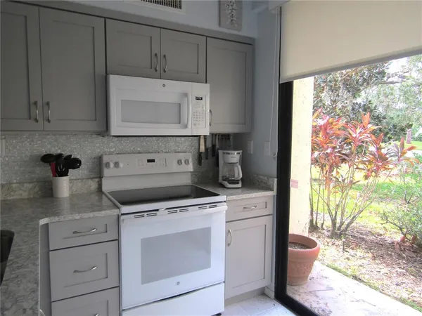 $3,800 | 5136 Harpers Croft, Unit 11, Sarasota, FL 34235