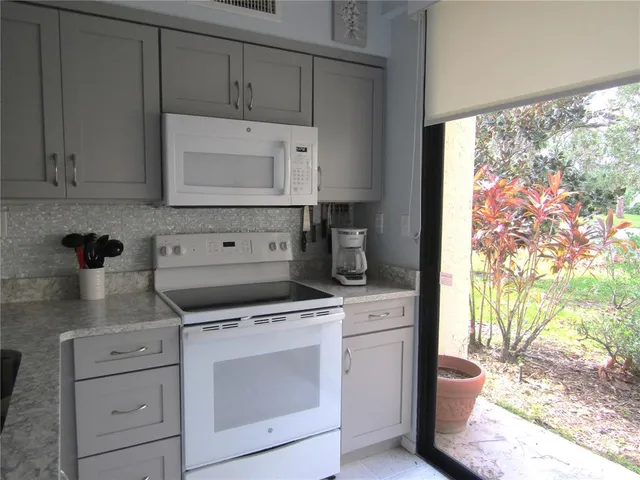 $3,800 | 5136 Harpers Croft, Unit 11, Sarasota, FL 34235