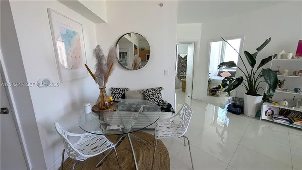 $4,000 | 350 South Miami Avenue, Unit 2813, Miami, FL 33130