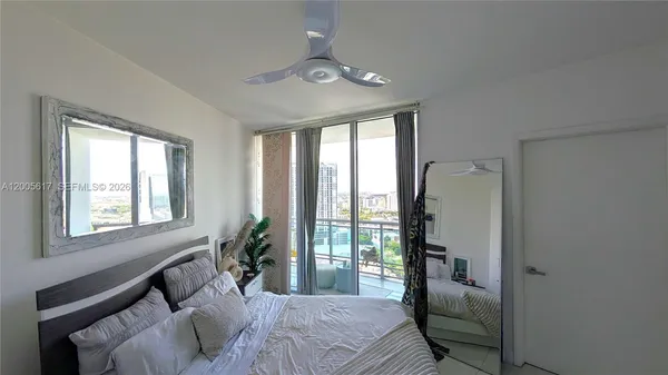 $4,000 | 350 South Miami Avenue, Unit 2813, Miami, FL 33130