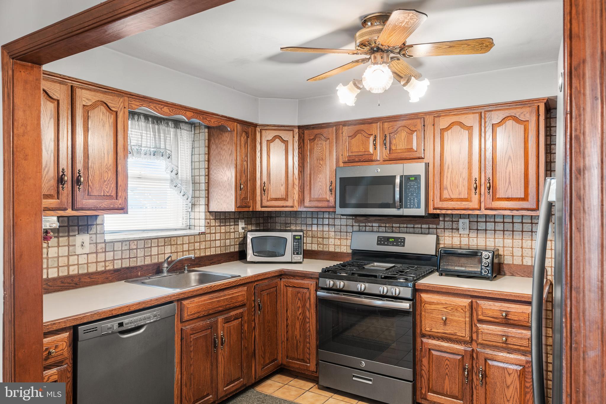 531 Wayne Avenue Springfield, PA 19064 - Photo 14 of 28 Gallery Image 14