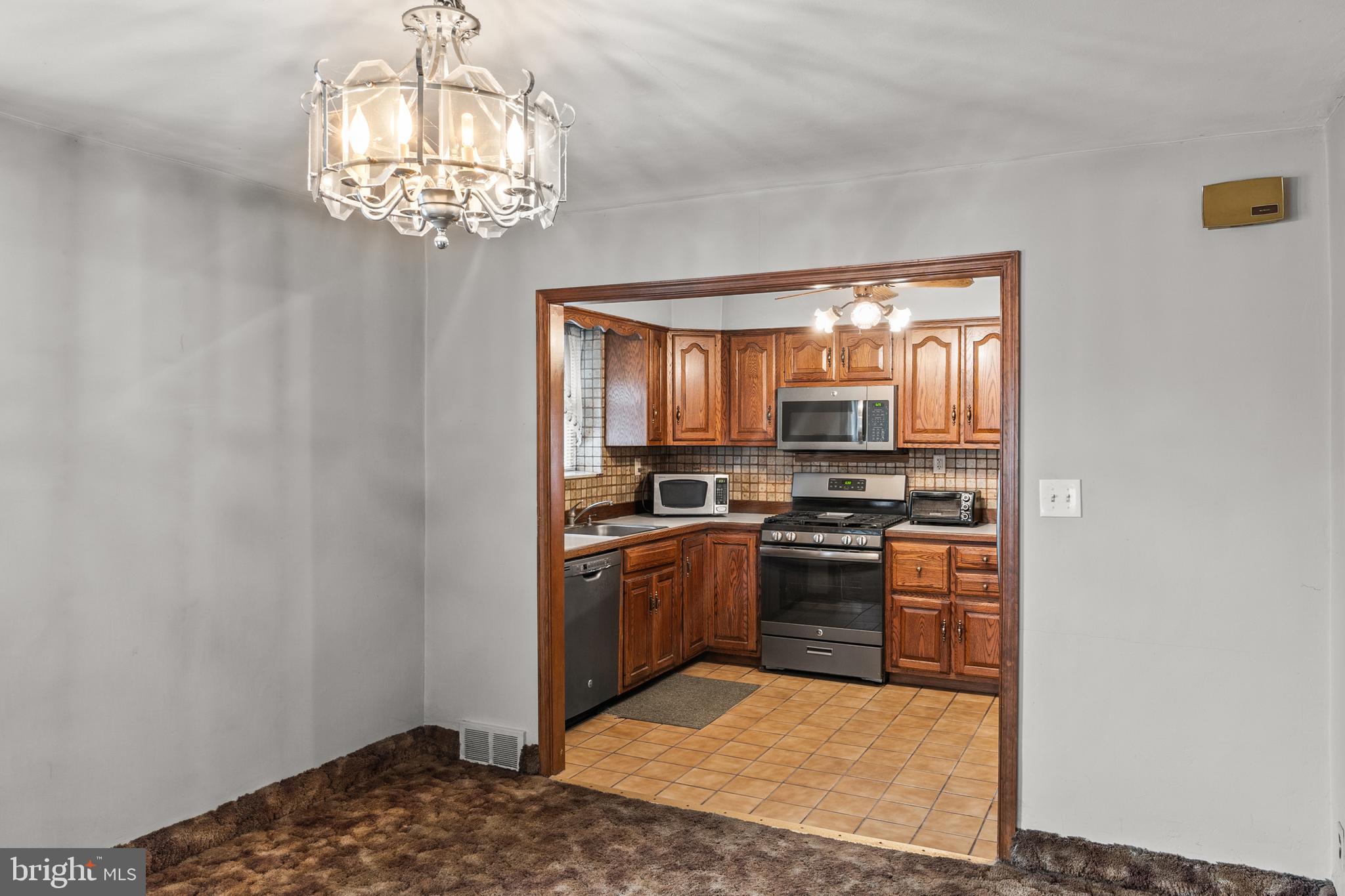 531 Wayne Avenue Springfield, PA 19064 - Photo 10 of 28 Gallery Image 10