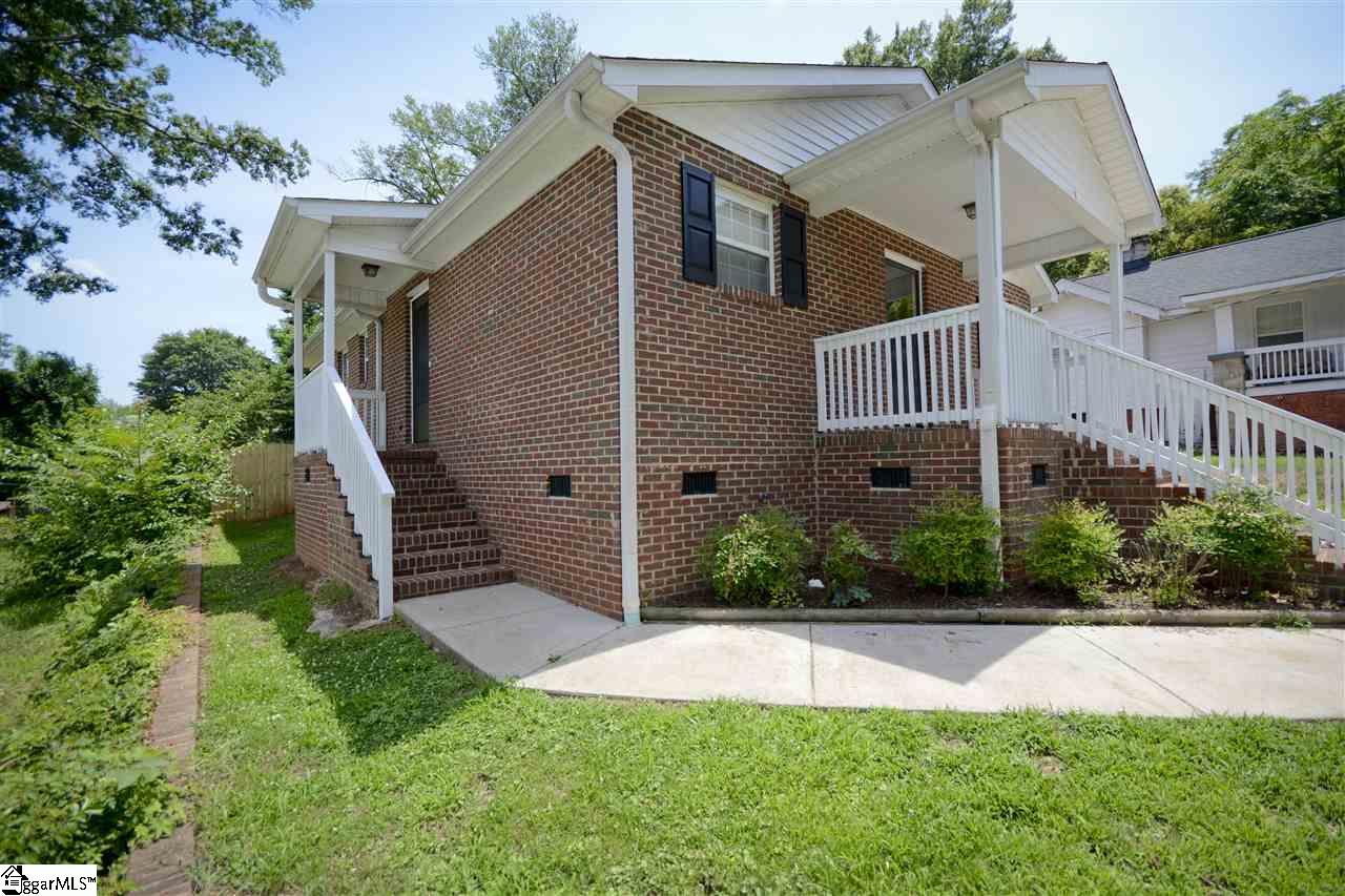 9 Brunson Street Greenville, SC 29607 - Photo 2 of 19 Gallery Image 2