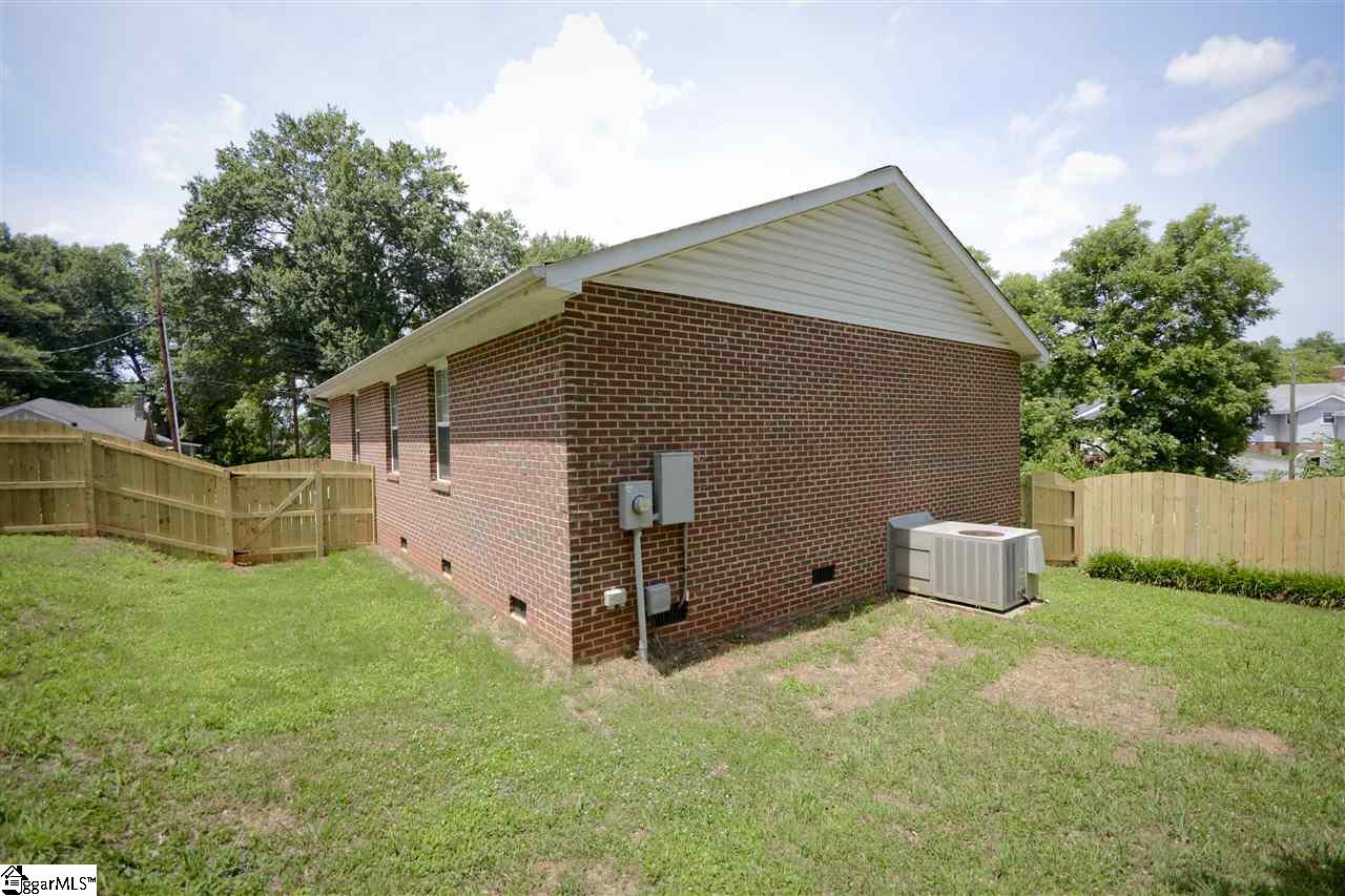 9 Brunson Street Greenville, SC 29607 - Photo 17 of 19 Gallery Image 17