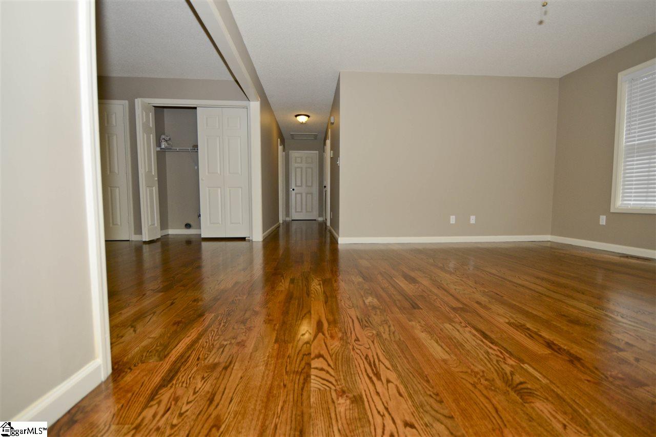 9 Brunson Street Greenville, SC 29607 - Photo 3 of 19 Gallery Image 3
