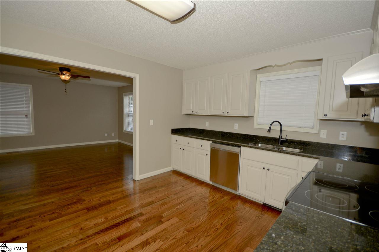 9 Brunson Street Greenville, SC 29607 - Photo 4 of 19 Gallery Image 4