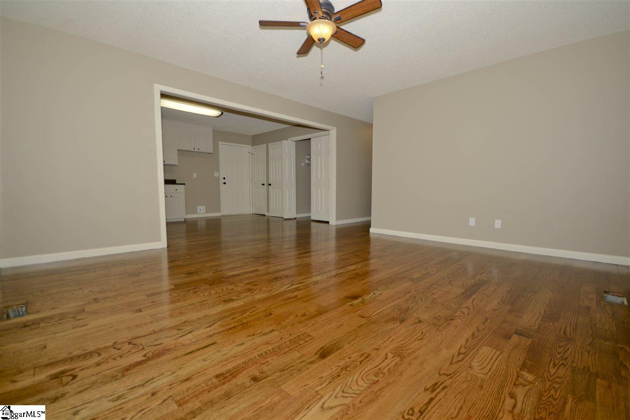9 Brunson Street Greenville, SC 29607 - Photo 5 of 19 Gallery Image 5