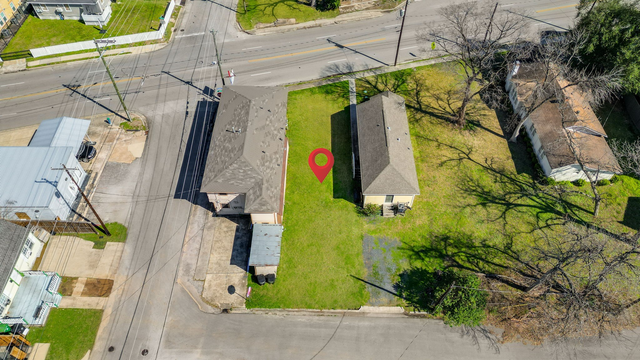 3422 Columbia Street Houston, TX 77018 - Photo 4 of 7 a picture of a building