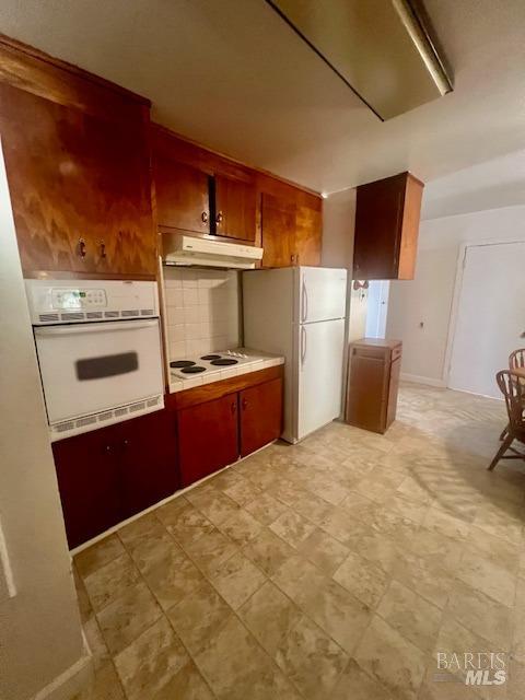 176 Gardiner Way Rio Vista, CA 94571 - Photo 7 of 23 Lots of cabinets.