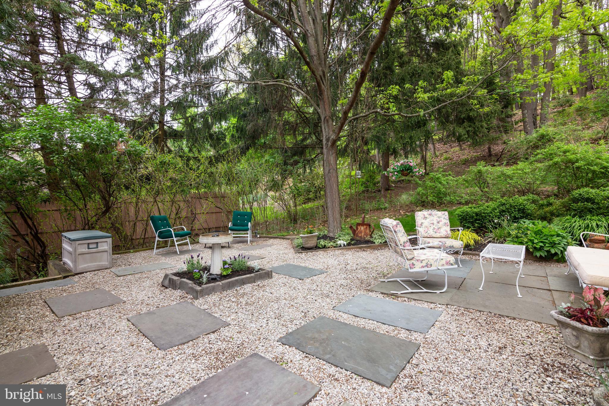618 Brookwood Road Wayne, PA 19087 - Photo 33 of 35 Outdoor living area !!!