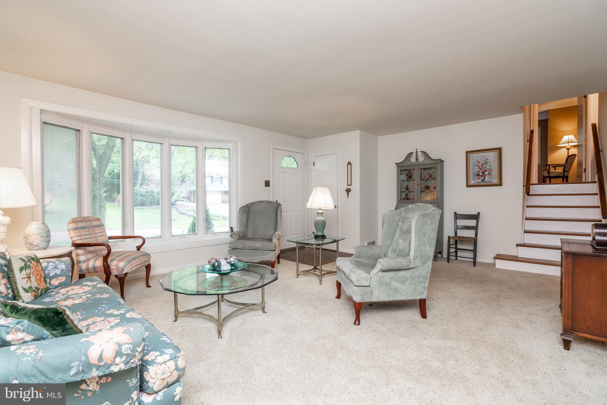 618 Brookwood Road Wayne, PA 19087 - Photo 6 of 35 Living room