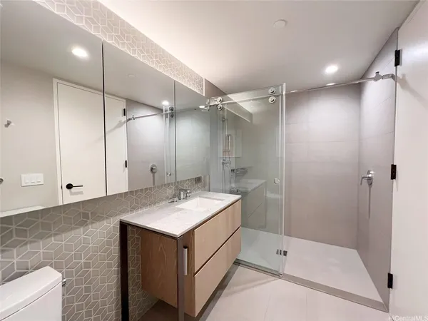 $3,400 | 1000 Auahi Street, Unit 3805, Honolulu, HI 96814