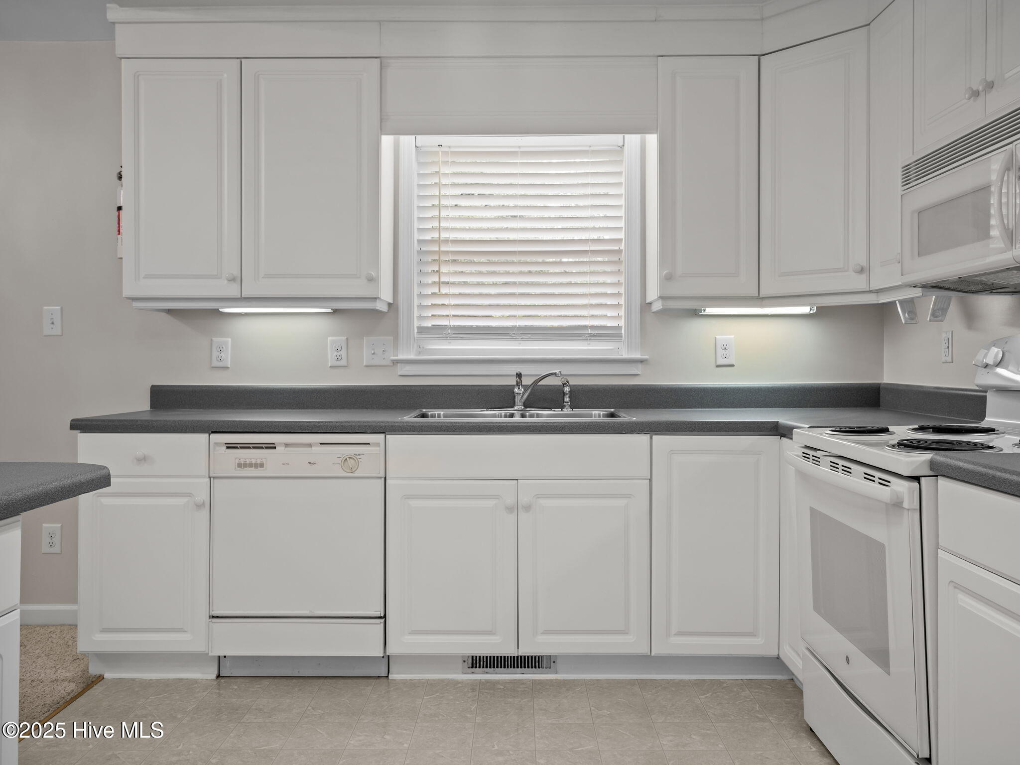 8626 Reed Drive Emerald Isle, NC 28594 - Photo 11 of 47 31-web-or-mls-PA140309