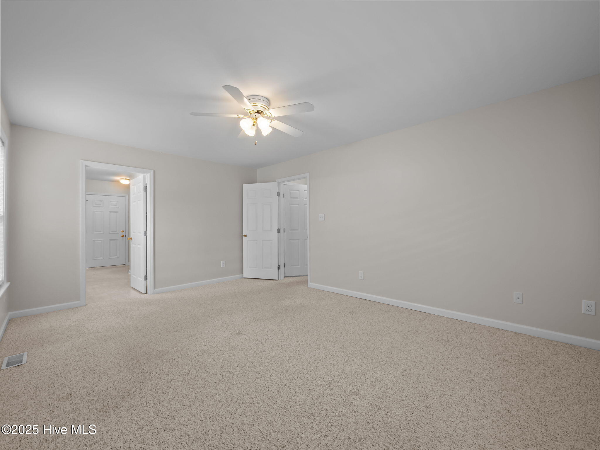 8626 Reed Drive Emerald Isle, NC 28594 - Photo 17 of 47 Primary Bedroom