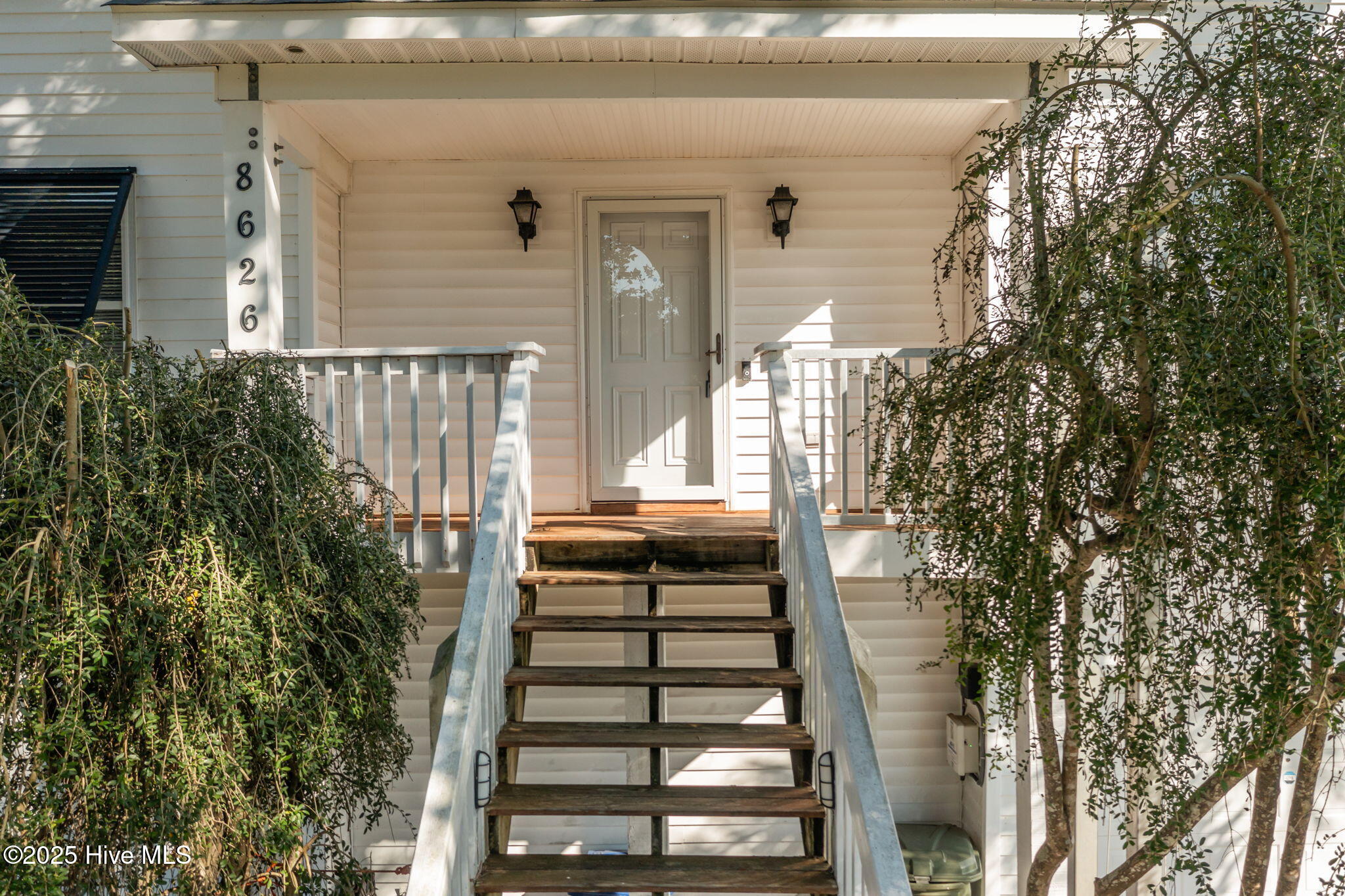 8626 Reed Drive Emerald Isle, NC 28594 - Photo 3 of 47 Front Entry