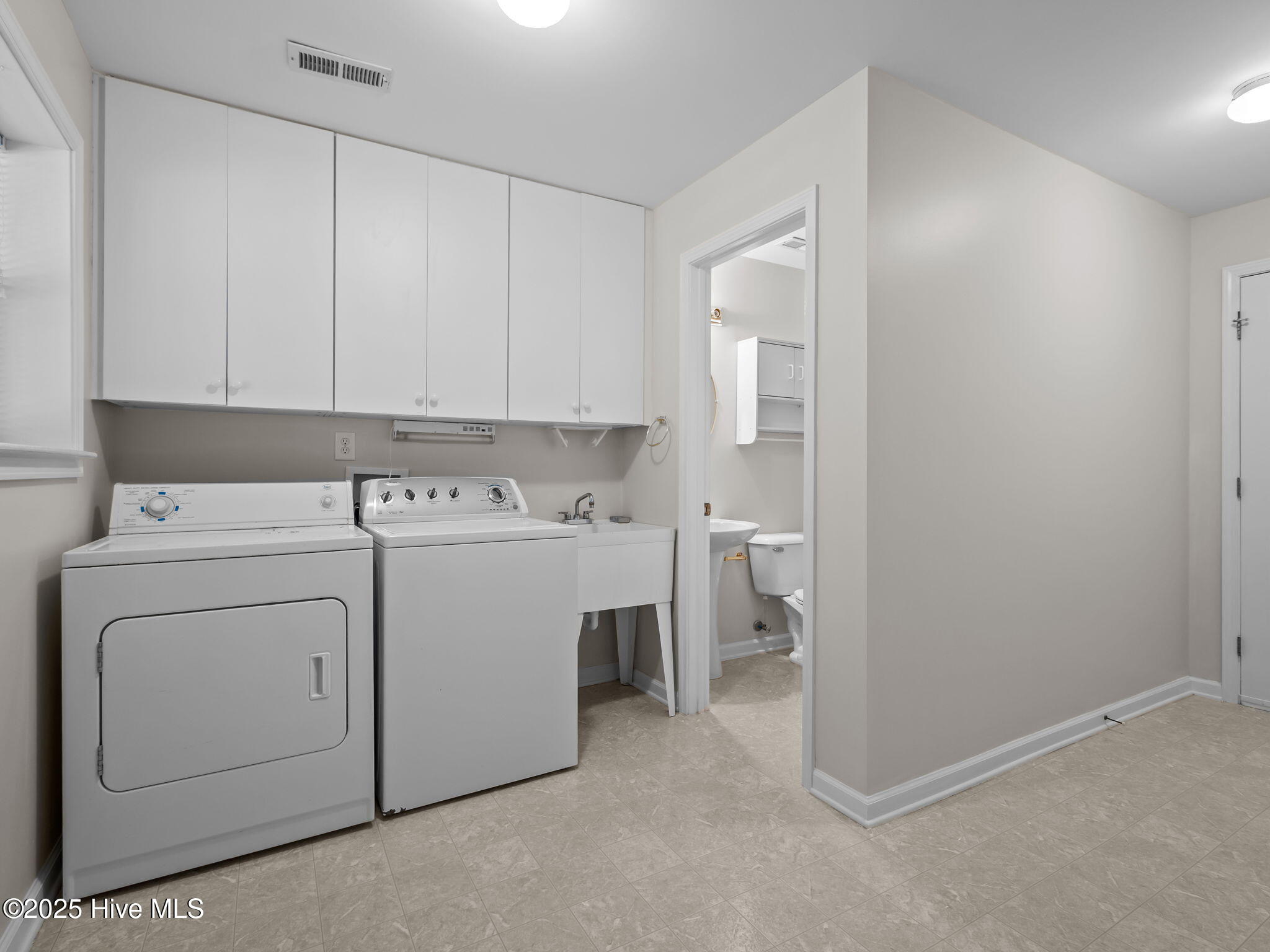 8626 Reed Drive Emerald Isle, NC 28594 - Photo 34 of 47 Laundry