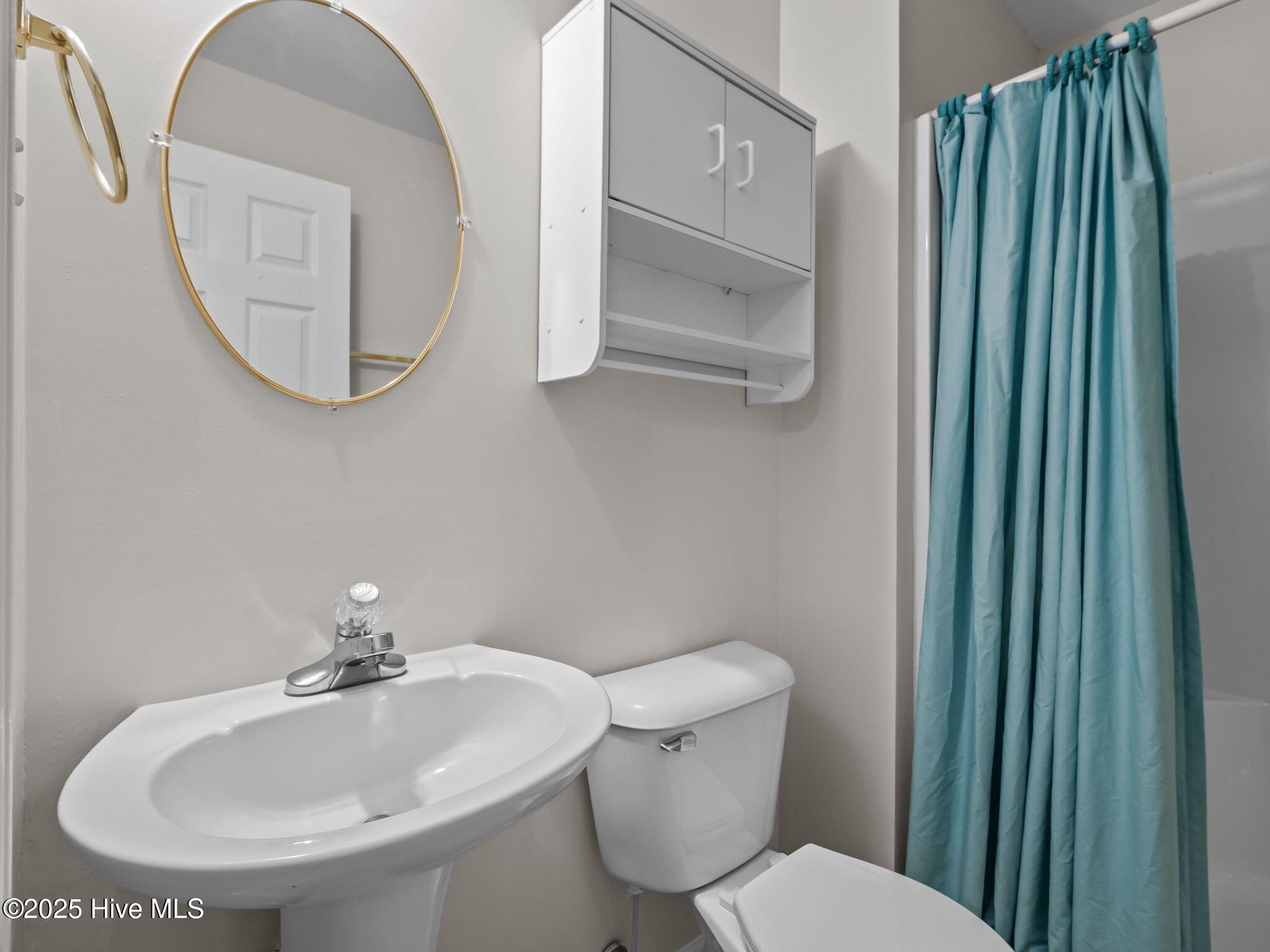 8626 Reed Drive Emerald Isle, NC 28594 - Photo 35 of 47 Ground level full bath