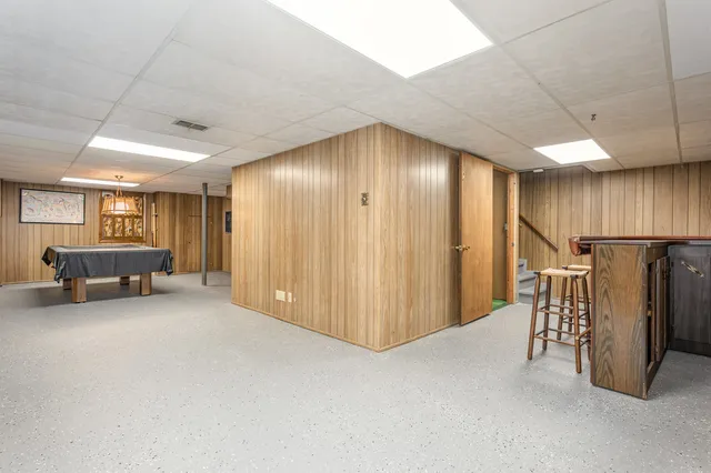 $425,000 | 2335 West Greenleaf Avenue, Chicago, IL 60645