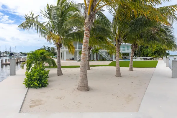 $4,300,000 | 2125 Ave H, Marathon, FL 33050
