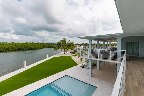 $4,300,000 | 2125 Ave H, Marathon, FL 33050
