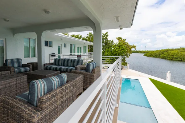 $4,300,000 | 2125 Ave H, Marathon, FL 33050