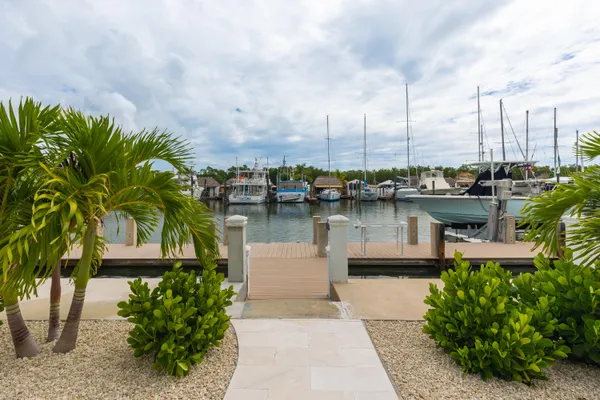 $4,300,000 | 2125 Ave H, Marathon, FL 33050