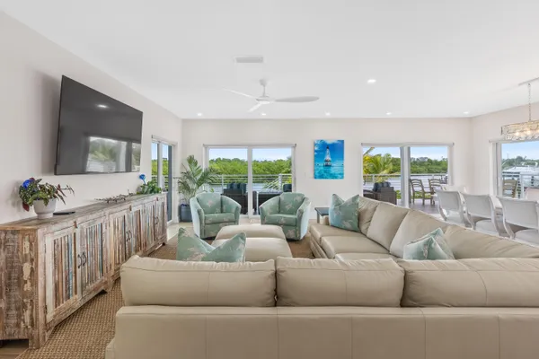 $4,300,000 | 2125 Ave H, Marathon, FL 33050