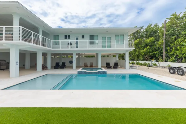 $4,300,000 | 2125 Ave H, Marathon, FL 33050