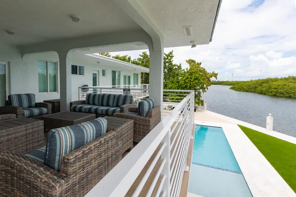 $4,300,000 | 2125 Ave H, Marathon, FL 33050