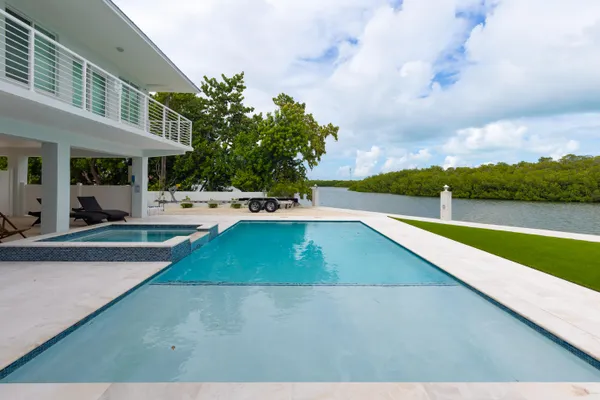 $4,300,000 | 2125 Ave H, Marathon, FL 33050