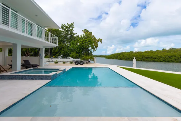 $4,300,000 | 2125 Ave H, Marathon, FL 33050