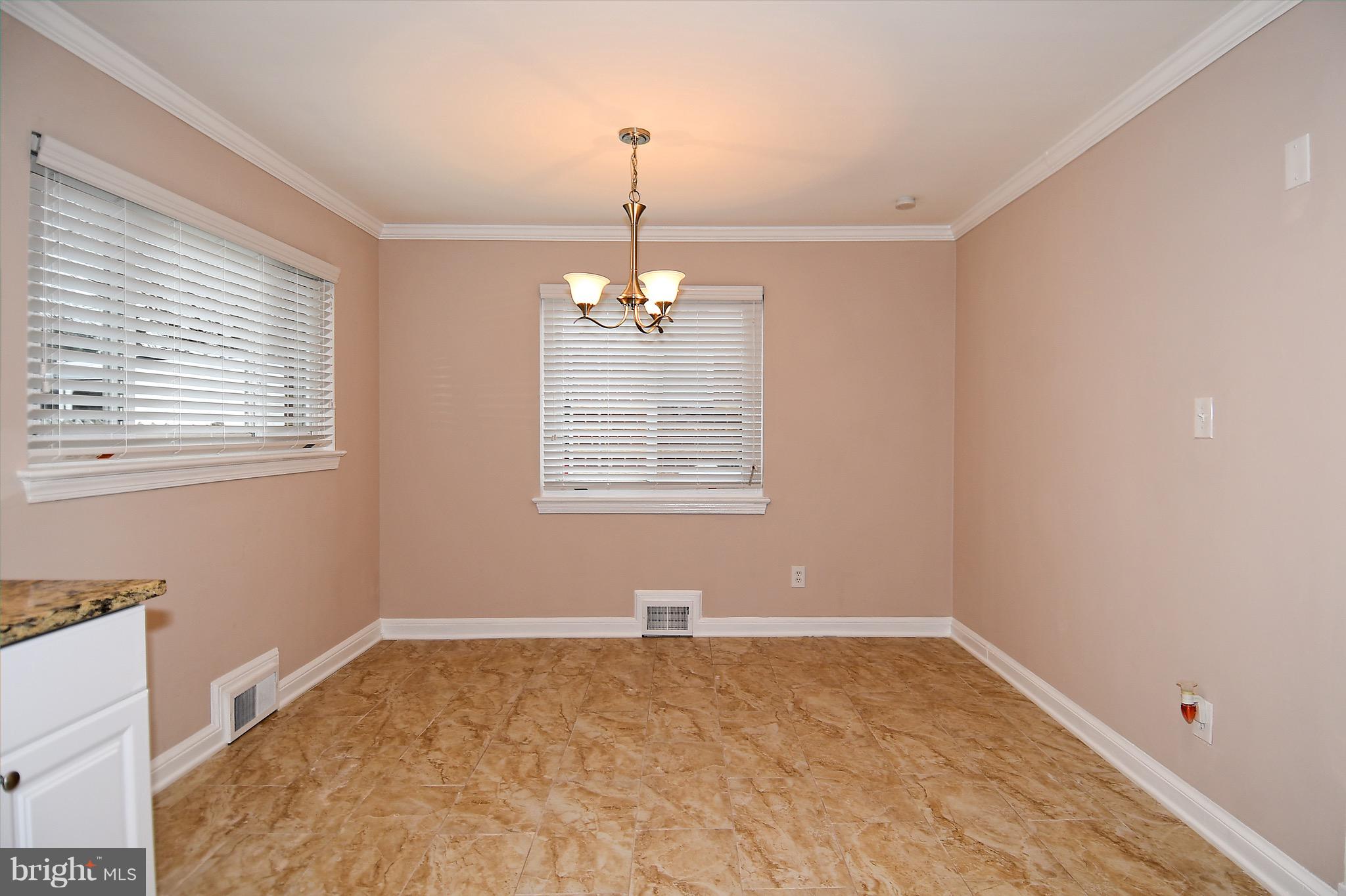 5914 Erving Street Springfield, VA 22150 - Photo 14 of 42 Dining