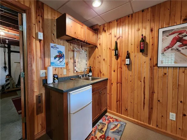 $849,900 | 374 Latonka Drive, Mercer, PA 16137