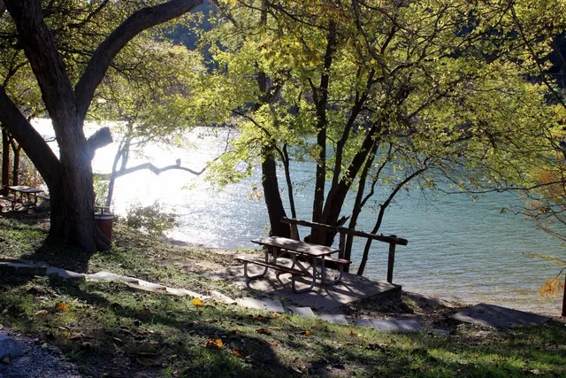 $1,575 | 3111 Fritz Hughes Park Road, Austin, TX 78732