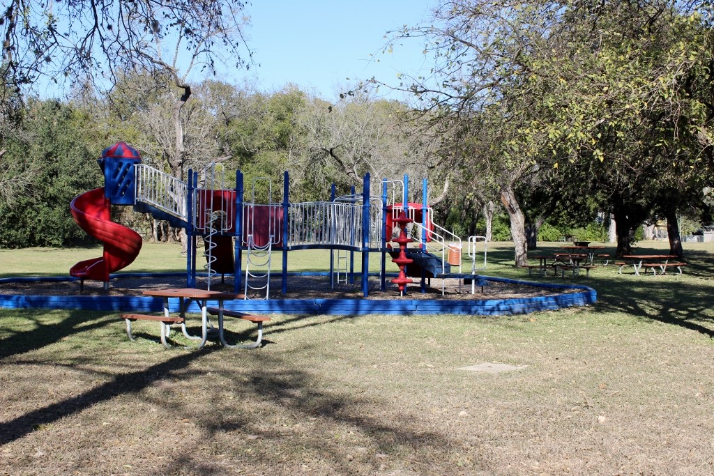 3111 Fritz Hughes Park Road Austin, TX 78732 - Photo 6 of 11 a view of outdoor space with garden and seating