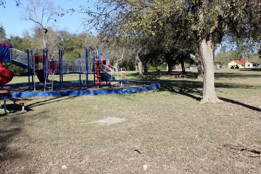 3111 Fritz Hughes Park Road Austin, TX 78732 - Photo 9 of 11